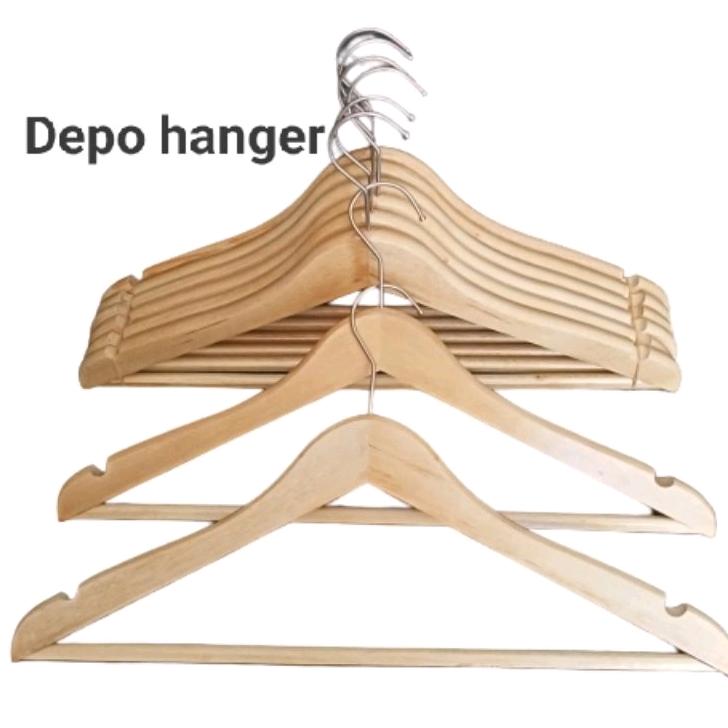 Hanger Kayu