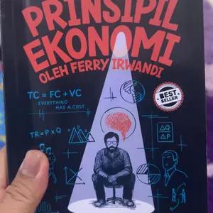 Buku Prinsipil Ekonomi Oleh Ferry Irwandi - Memahami Ekonomi Dengan Mudah