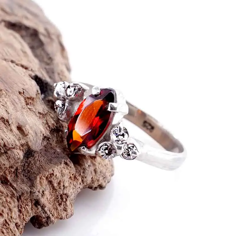 Cincin Wanita Perak Asli 925 Turbium Red Garnet Paddio Tabur