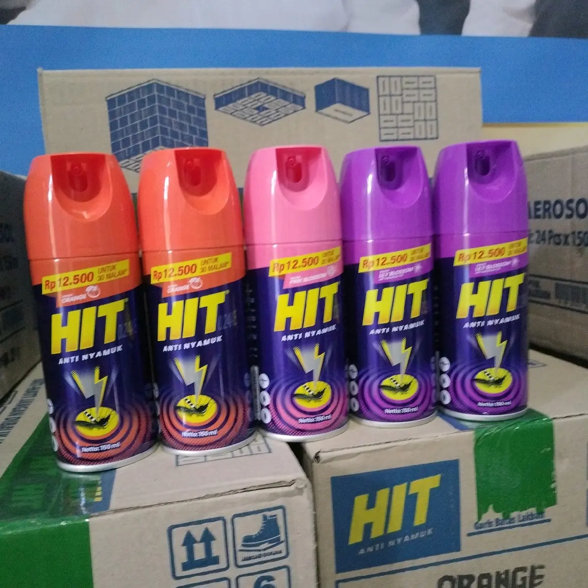 HIT Aerosol Semprot Anti Nyamuk dan Kecoa - Wangi Jeruk dan Lavender 150ml (12500x5) - Spray