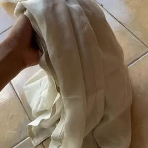SULTHAN HIJAB-Pashmina Viscose Sulthan Tipis Ringan Jilbab Syal Muslim  (Free Pouch)  Wanita Kerudung Basic Hitam Panjang Instan Syari