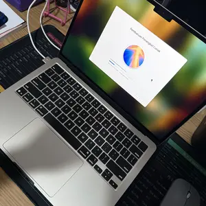 APPLE MacBook Air M4 2025 13-Inch 16/256GB 16/512GB 24/512GB GPU 8Core/10Core Resmi IBOX