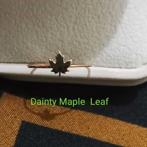 Cincin Emas Dainty Maple Leaf Gold 10K Semar Nusantara