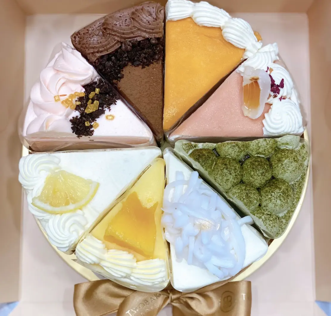 Halal Crepe cake DIY box of 8 mango  / tiramisu / choc/ Thai tea / Lychee rose/ Nutella