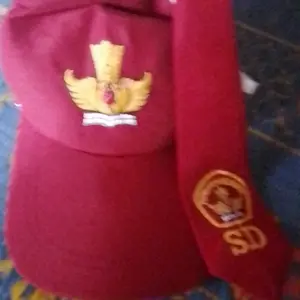 Topi dan dasi Sekolah SD SMP SMA PRAMUKA