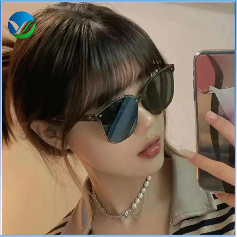 Fashionable Women Folding Sunglasses Outdoor UV400 Unisex Portable collapsible glasses  summer Wild colorful square Eyewear