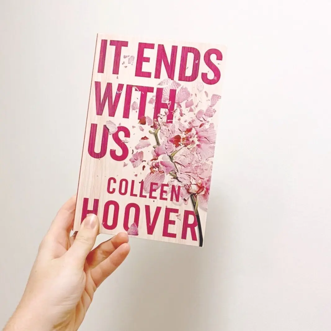 It Ends With Us by Colleen Hoover (UK edition - Paperback)