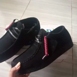 Aksesoris Gantungan Anting Tali Sepatu Wallabee 2pcs