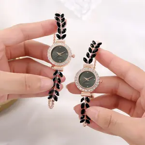 Jam Tangan Wanita Bulat Berlian Daun Modis Baru Jam Tangan Gelang Tarik Yang Dapat Disesuaikan Secara Bebas, Jam Tangan Kuarsa Wanita Kaca Hitam Merah Perhiasan Watches Emas