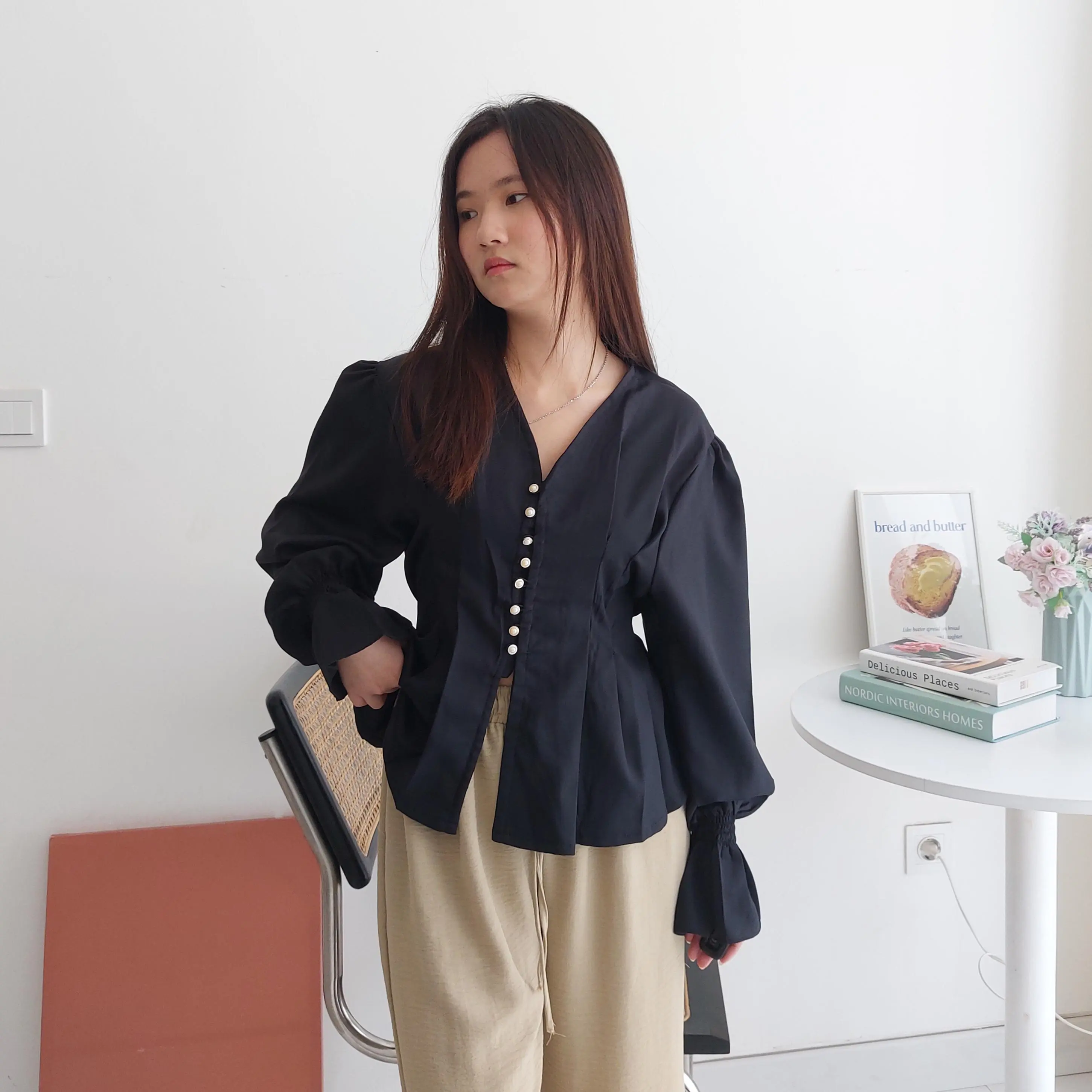 Bora Top / Blouse Wanita Korea Hijab Elegan Simple Formal Atasan