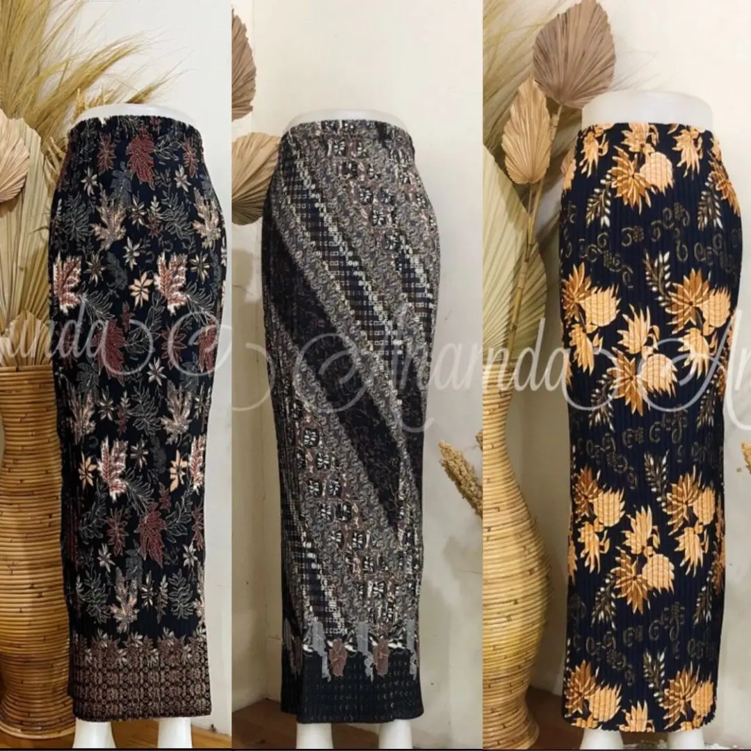 37  - PLEATED BATIK  Skirt - Womenswear Bottom