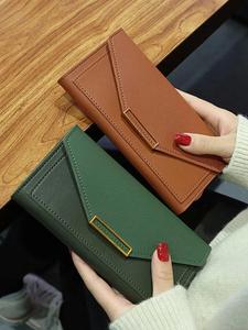 Cartera de mujer tipo sobre con solapa y bloques de color, diseño moderno y a la moda. Cartera de cuero con cierre de hasp, diseño largo para mujer, bolso tipo clutch con bolsillo para teléfono.