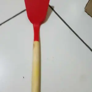 Sodet Gagang H1018 Perlengkapan Dapur Spatula Gagang Kayu Sutil Tahan Panas Alat Masak Tumis Goreng Silicone Utensi Turner Warna Warni
