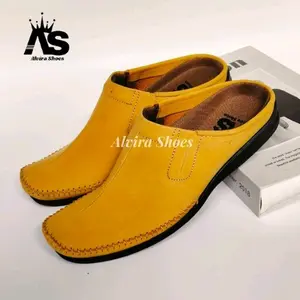 Sepatu sendal pria kulit asli, sandal toetong pria Kulit sapi Asli, sandal Butong pria Kulit sapi asli, cocok untuk Jalan jalan santi warna Coklat Soft Shoes sandal selop kulit Karet