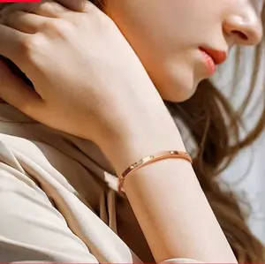 Gelang Titanium Anti Karat Aksesoris Elegan Model Bangle Aksesoris Elegan Bracelets