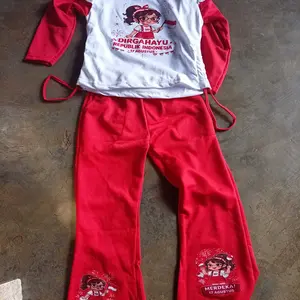 Outfit Merah Putih Anak Perempuan Viral Setelan Kemerdekaan Anak Perempuan Terbaru 3-12 Tahun Baju 17 Agustus Oneset Merah Putih Anak Perempuan Fashion Style Baju Model Serut Celana Kulot Bahan Lembut & Adem Setelan Merah Putih Anak