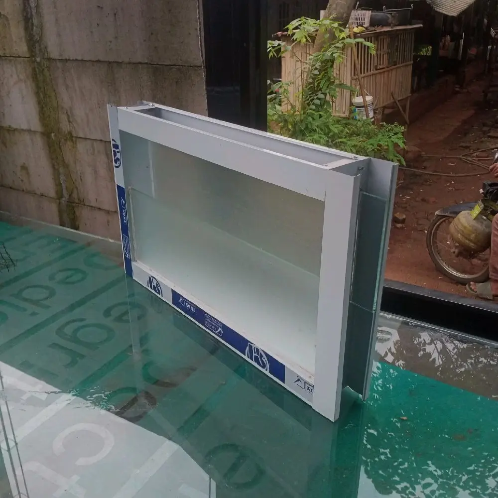 Lobang Angin Aluminium Kaca Zigzag 50*30 untuk Rumah dan Kantor