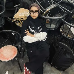 Lowest Point Bandana Aksesoris Fashion Saputangan Multifungsi Motif Slayer Paisley Twotone Purple Syal Elegan untuk Gaya Anda