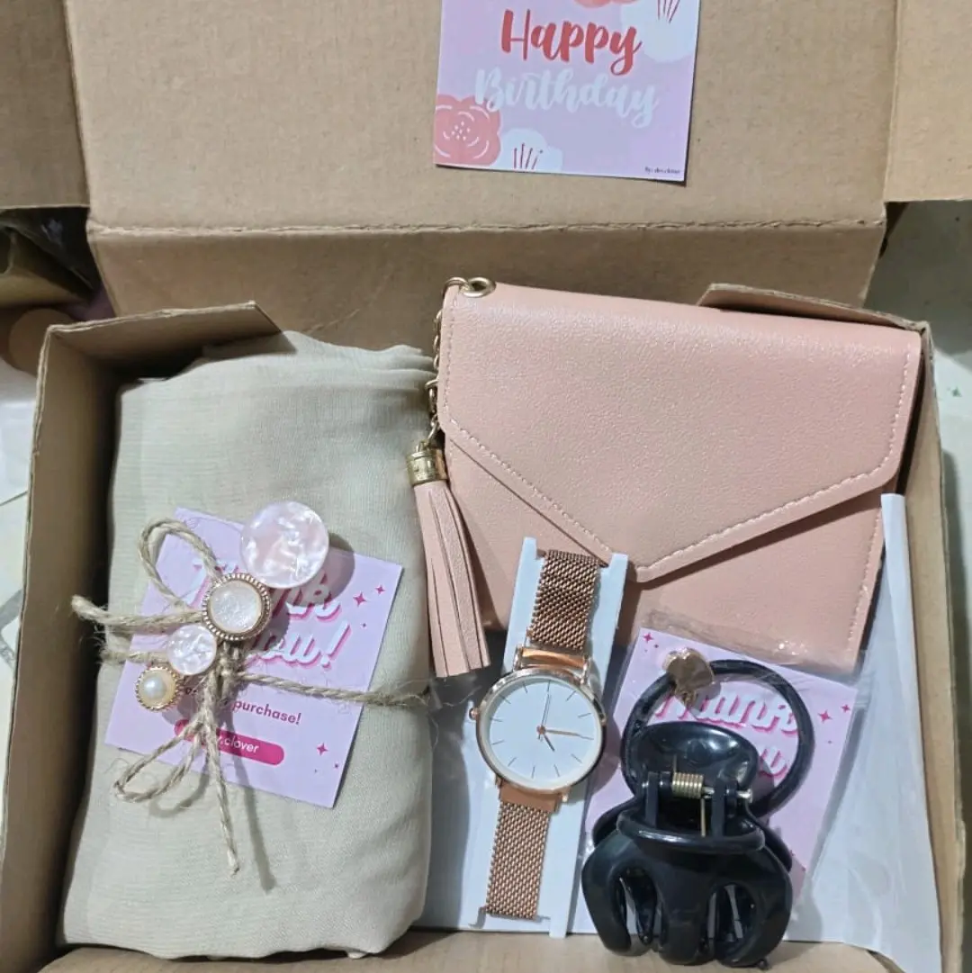 hampers ulang tahun - hampers wisuda -  hampers pernikahan - hampers hijab jam tangan- bisa pilih sendiri model jam tangan