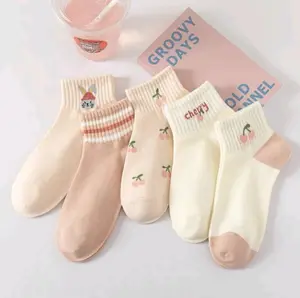 5PASANG Kaos Kaki Wanita Korea Motif Cherry Kaus Kaki Bagus Pendek Karakter Simple Bahan Spandek Poliester Bernapas Ukuran 20-35 cm
