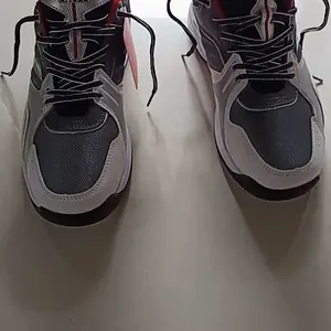 Eagle Sepatu Tenis Sky Garden – Tennis Shoes