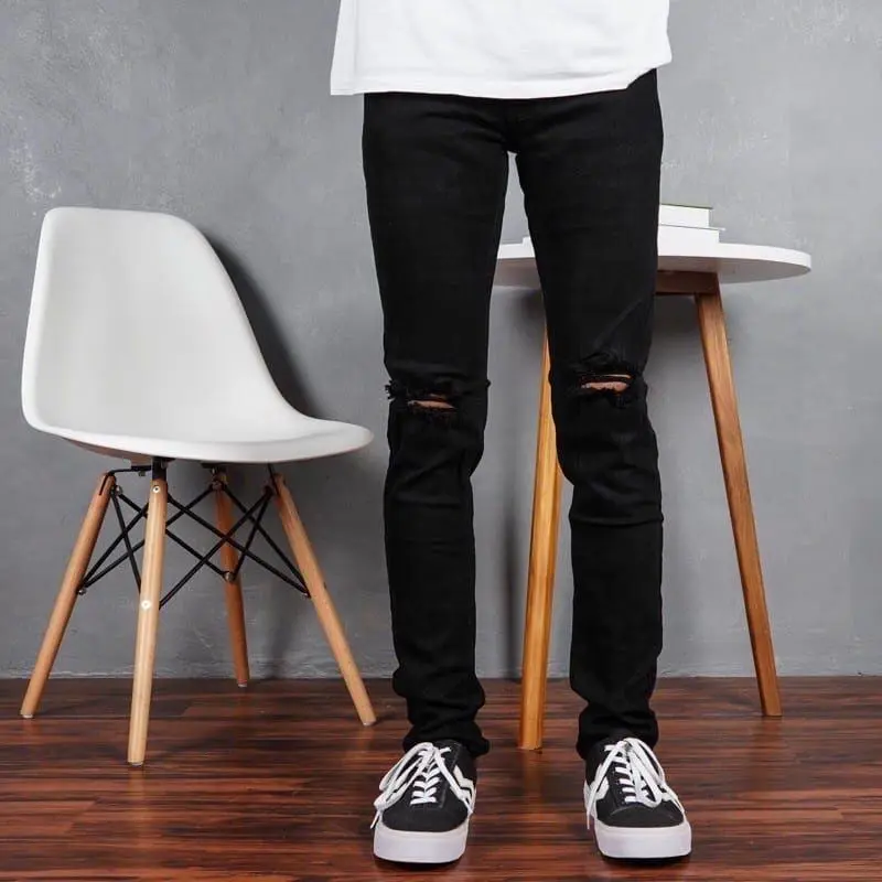 CELANA RIPPED JEANS PRIA HITAM SOBEK LUTUT