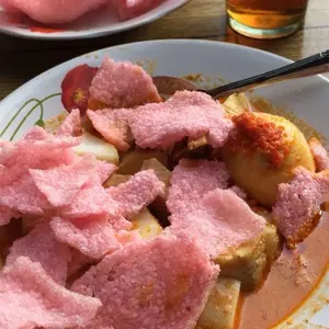 Sarapan Pagi Lok Na Lontong sayur gurihh dan lezah, khas masakan rumahan