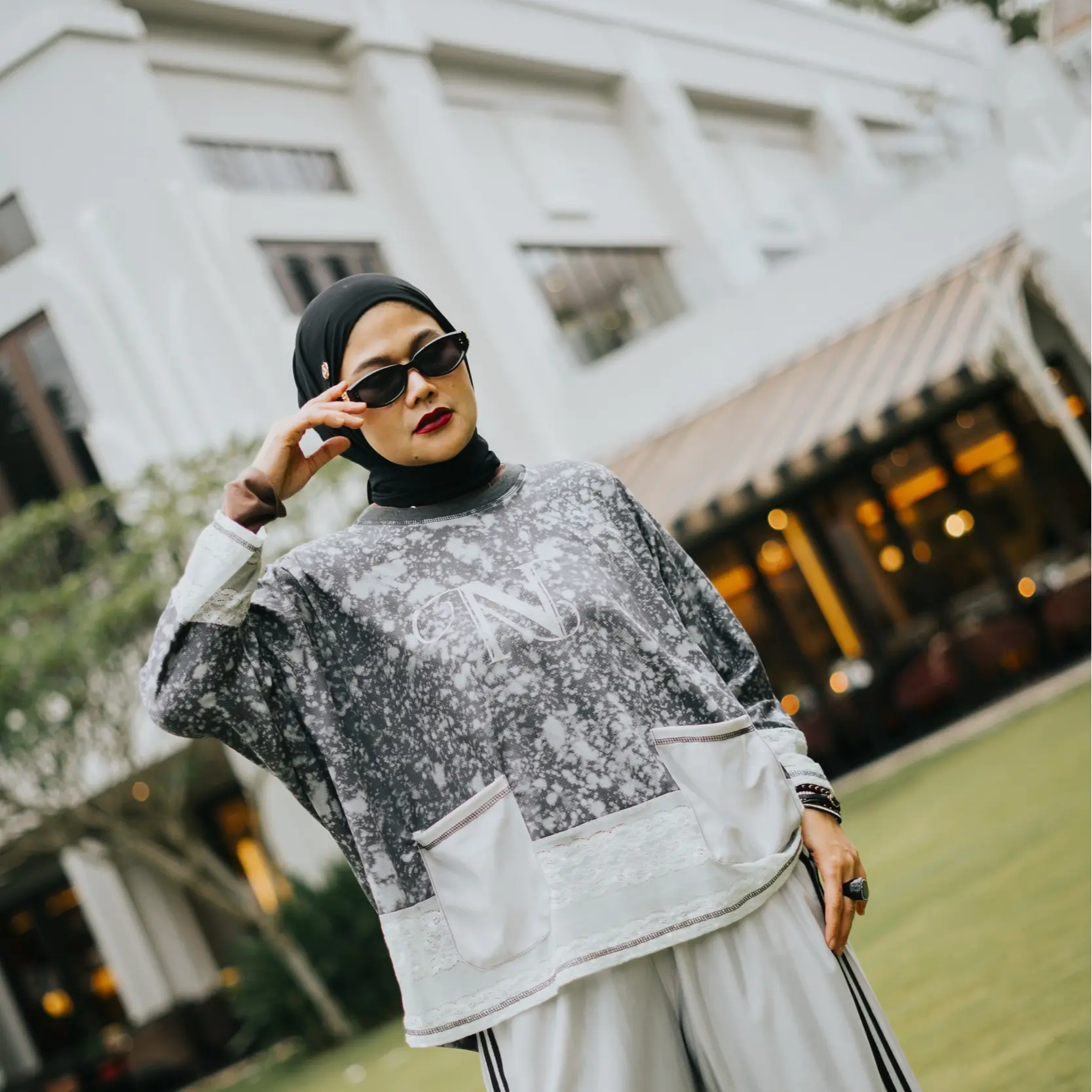 Batwing Printing Abstrak Abu