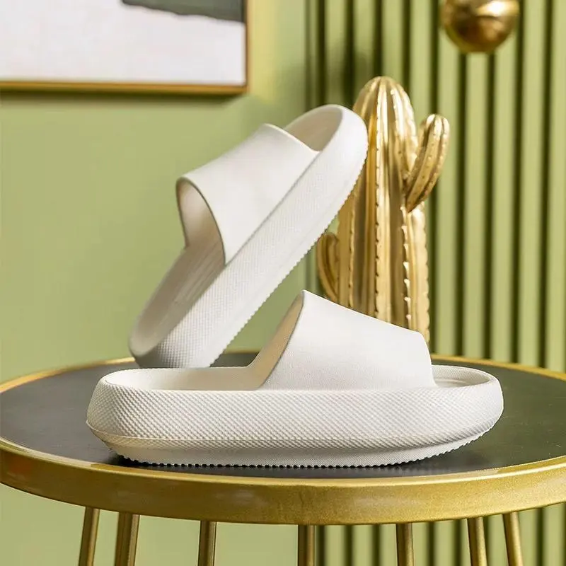 Sandal Selop Pria-Wanita Terbaru Elegan Empuk dan Anti-Slip