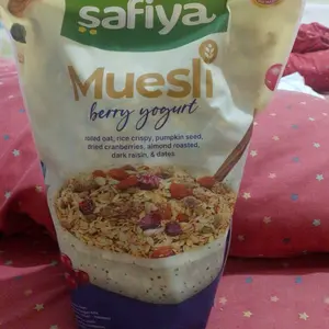 Muesli Berry Yogurt Safiya 1 Kg Oatmeal Fruty Taste Sereal Sarapan