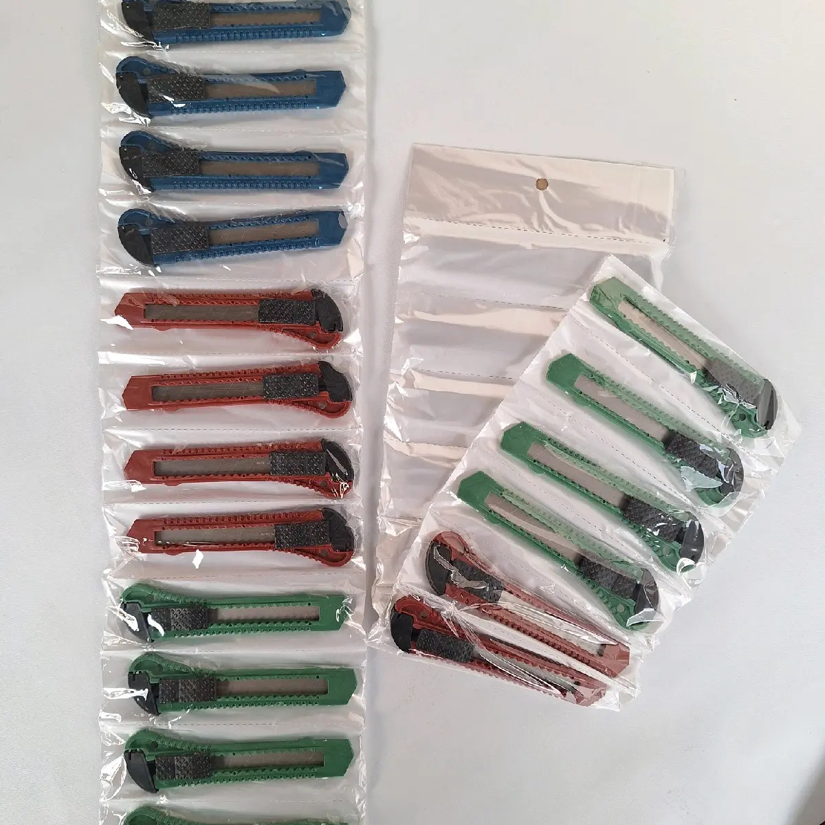 12 Pcs Cutter Warna DOP/Pisau Cutter/Pisau Ukir/Silet/Cutter Potong/Alat Potong