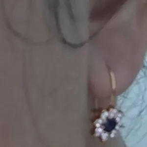 Anting Desi Titanium Permata Biru Safir Anti Gatal Anti Iritasi dan Anti Luntur