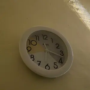 Jam Dinding Analog Minimalis Hiasan Kamar Minimalis Murah Besar AL1210-805 Abu Lucu