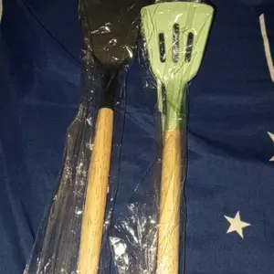 Spatula SILIKON / Spatula Wooden Handle / Sodet Silikon Gagang Kayu / Spatula Silikon Tahan Panas / Sutil Silikon Anti Lengket