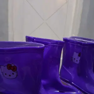 (328-2/228-2B) Sepatu Boots Jelly Anak Cewek Remaja Hello Kitty Premium Anti Air Hujan Super Lucu Cantik Kekinian Mokaya / Ukuran 26-35