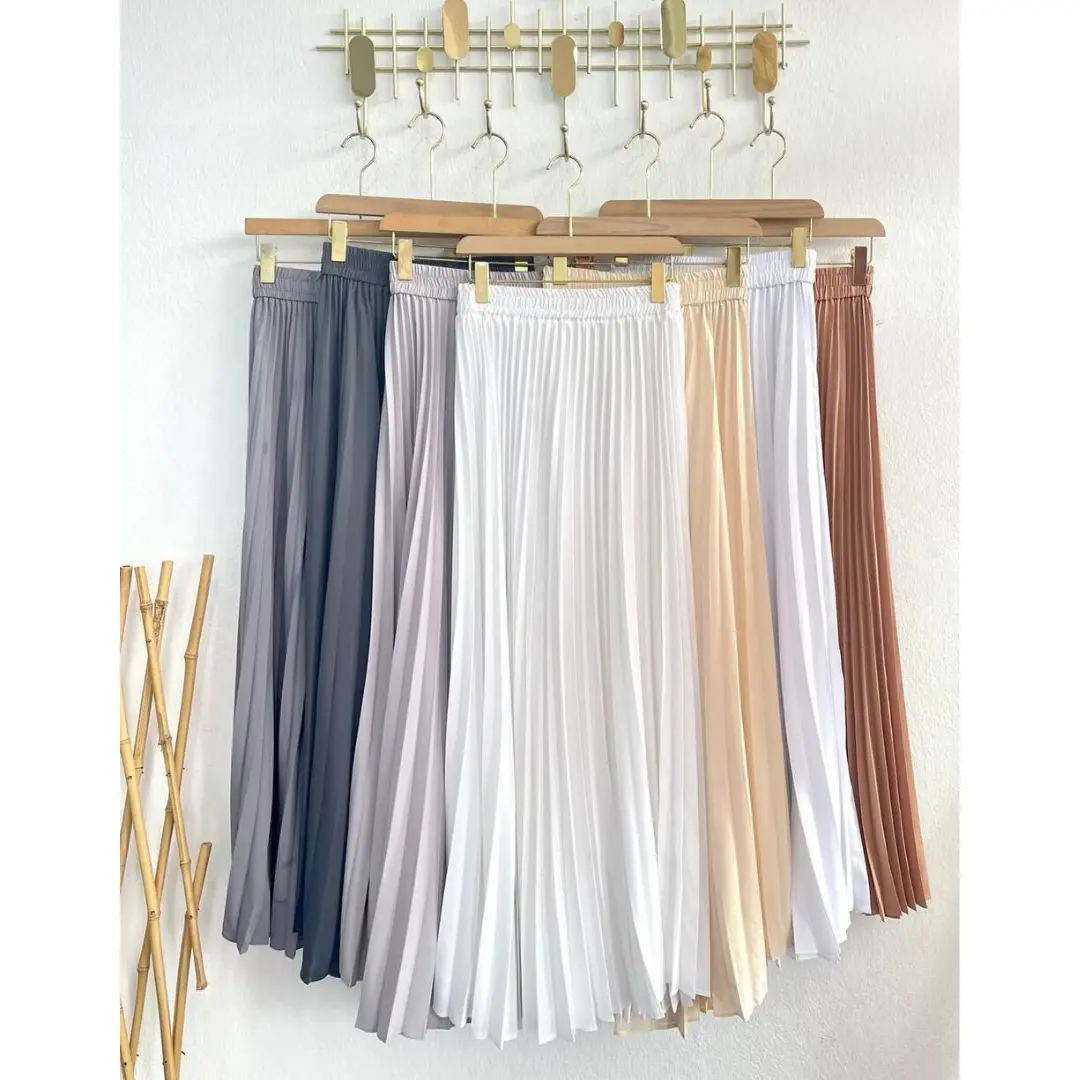 PUTIH  - LONG PLEATED SKIRT (IRONLESS)