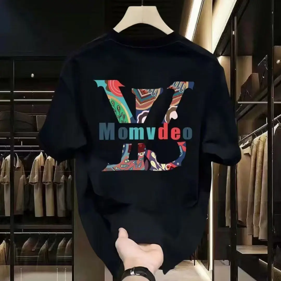 Mode berpakaian di jalan, t-shirt t-shirt pria dan wanita muda, kemeja wanita, baju pria, blus yang nyaman, dan kaos berlengan pendek untuk pria dan wanita