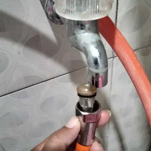 Homeneeds Selang Flexibel Silikon Putar 360 Derajat MHG+WHG Wastafel Hitam Saringan Bahan Fleksibel Cocok untuk Kran Standart 1/2 Inch