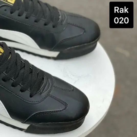 Sepatu dewasa pria pm kode rak no. 020