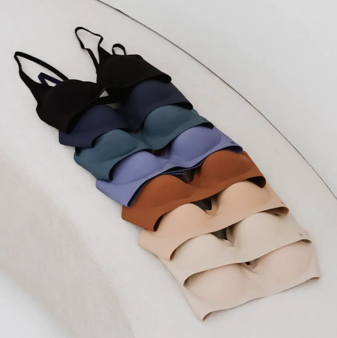 air-ee Seamless Bra - V-neck (Signature Edition)