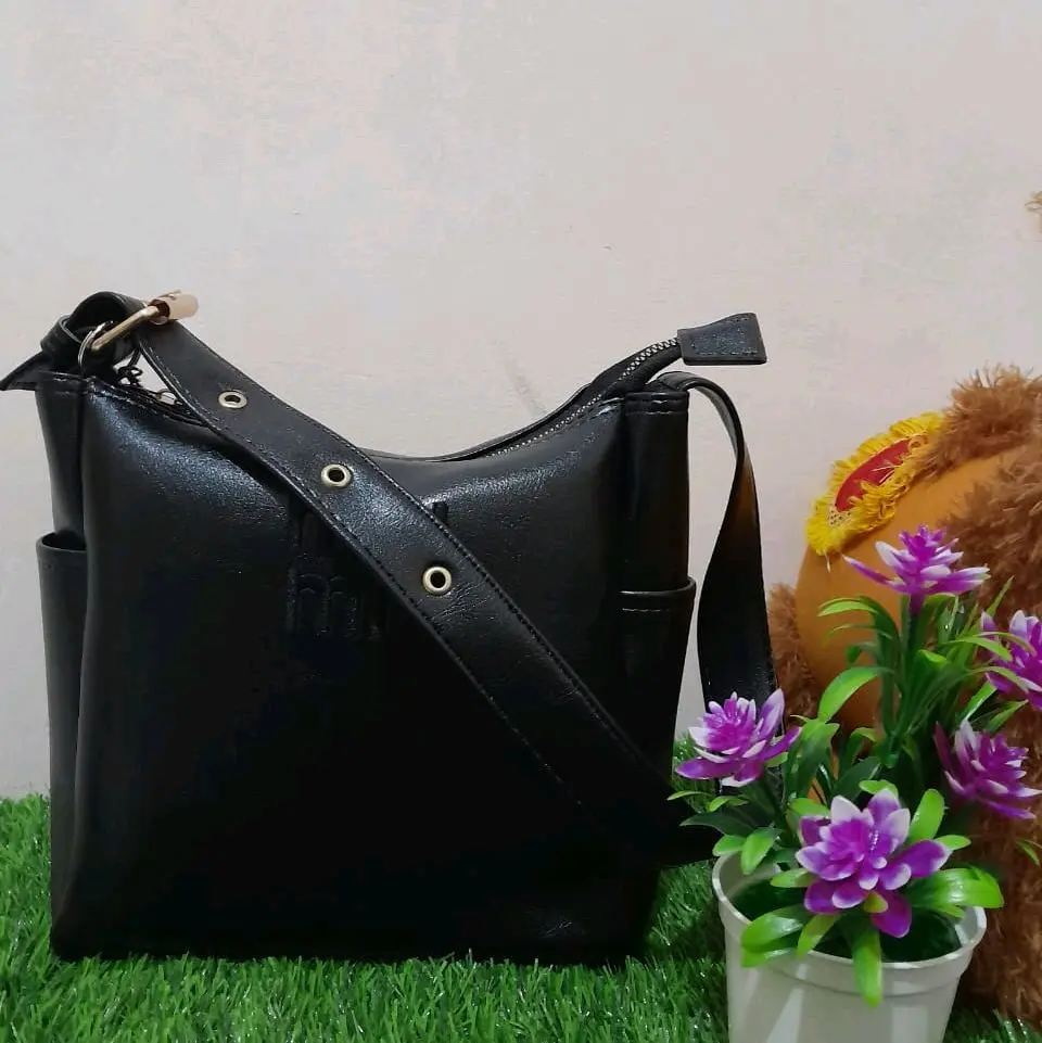 05. Tas Tote/Selempang Just Hitam