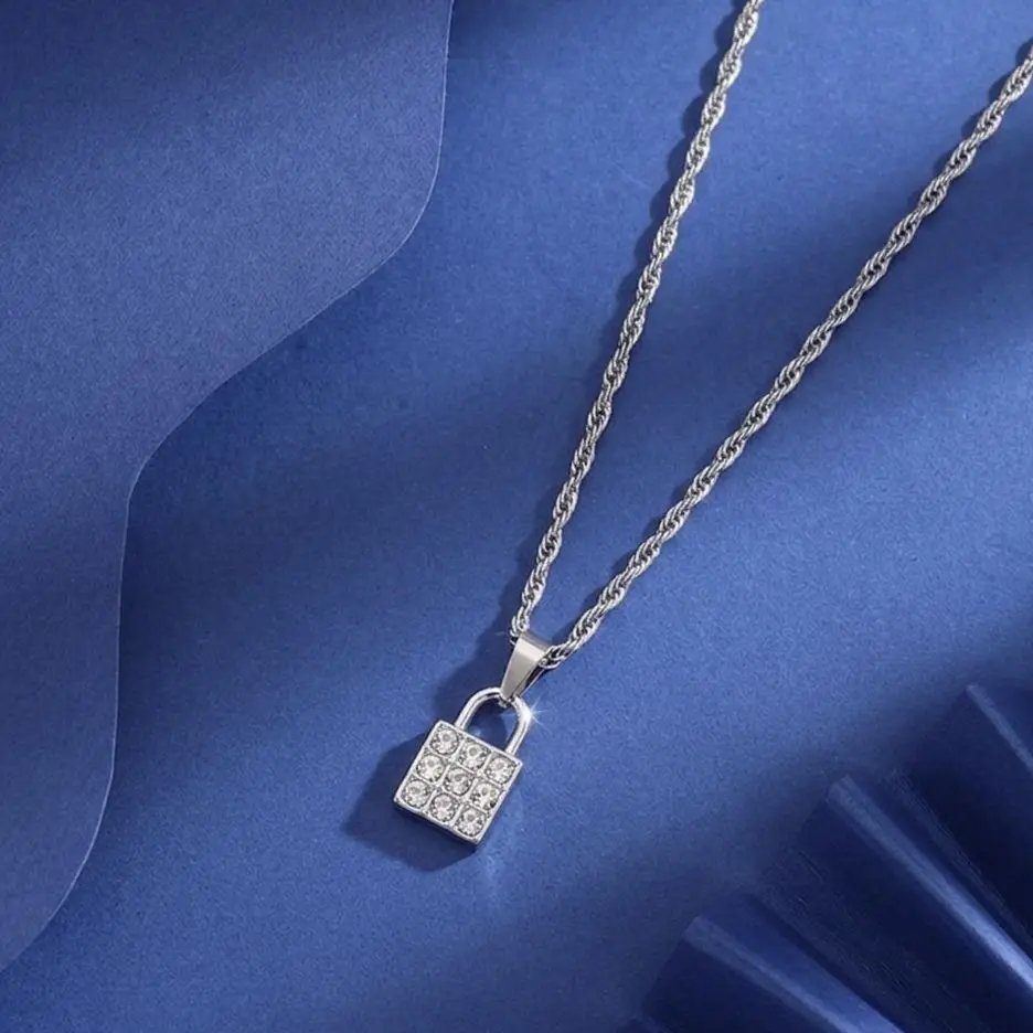 KALUNG TITANIUM ANTI KARAT LIONTIN GEMBOK PERMATA - KALUNG ELEGAN PRIA WANITA