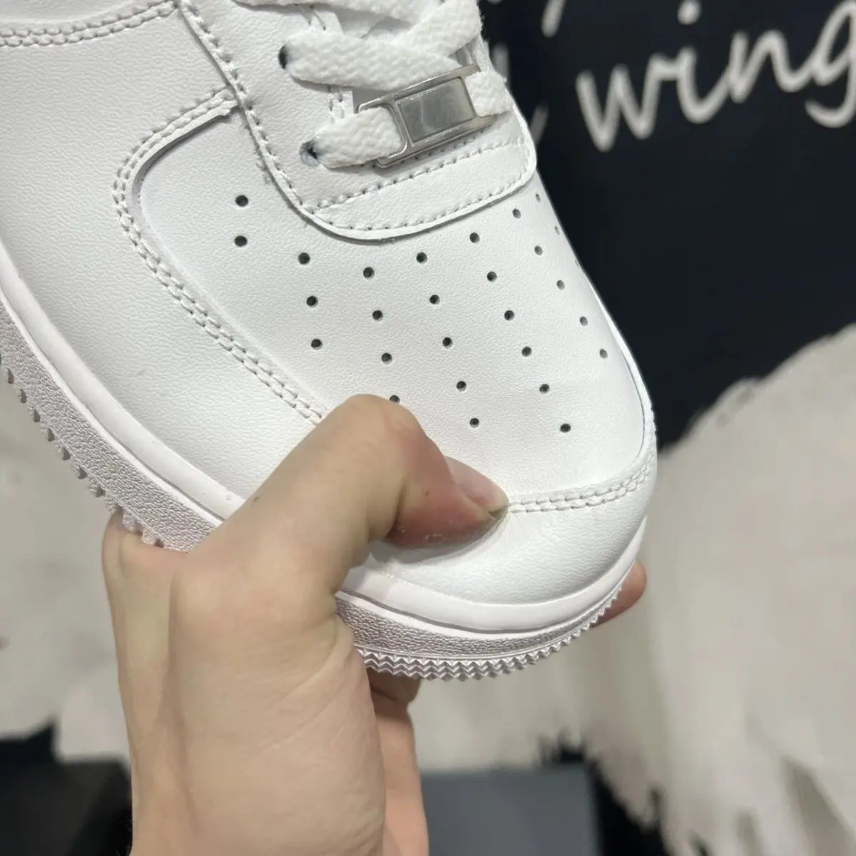 Fashion Sneakers No 1 all white shoes sports shoes Basketball Shoes for men's and women shoes Breathable all white shoes
