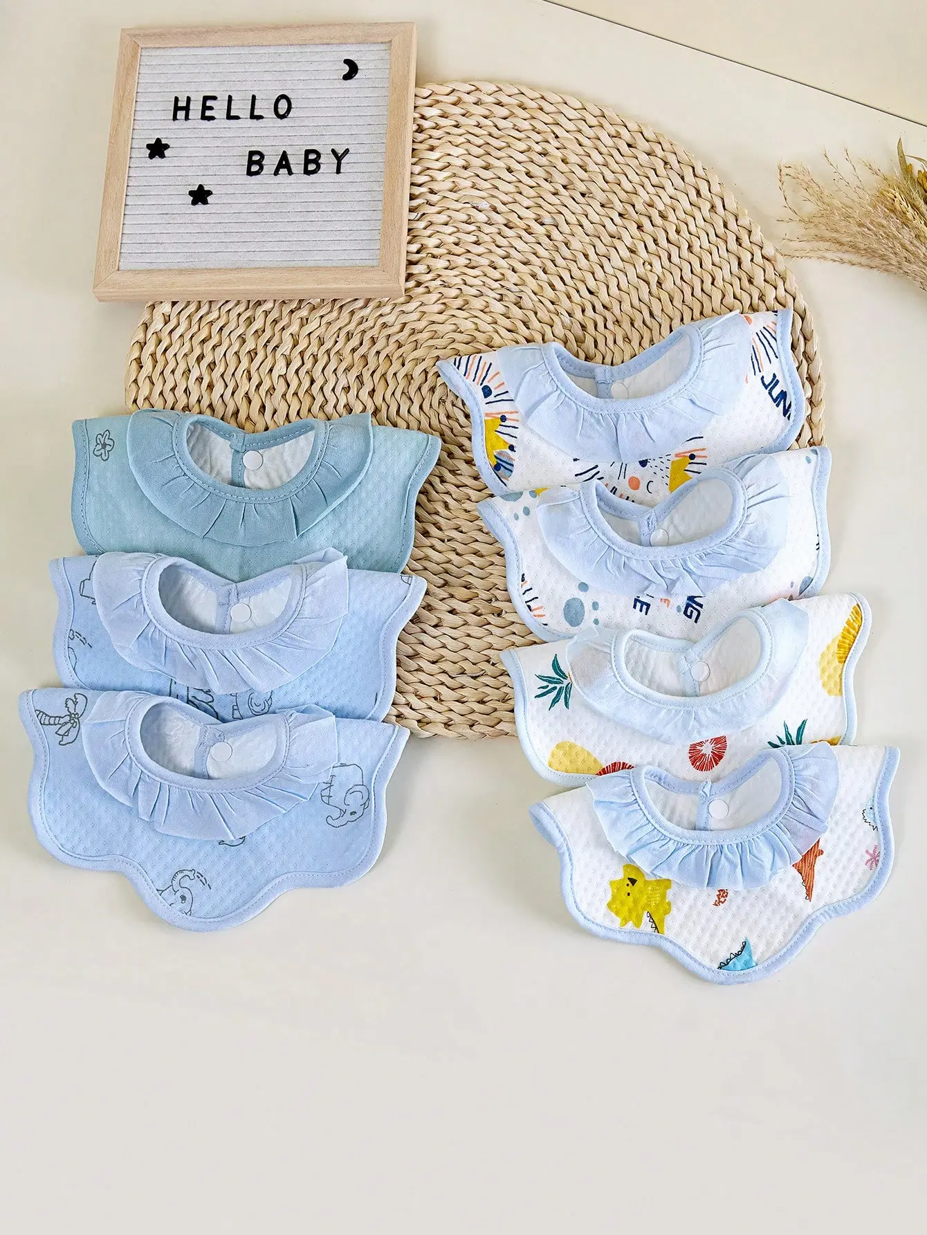 Petal drool bib, baby pure cotton waterproof bib, newborn anti spitting milk bib, autumn and winter styles (colors and positions are not fixed, styles are randomly sent)