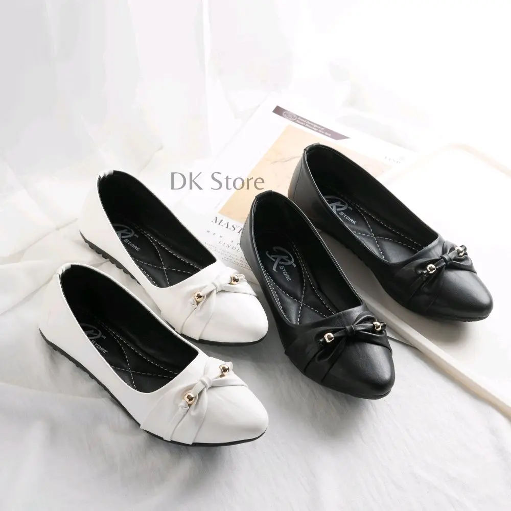 DK store Sepatu Wanita Terbaru Sepatu Wanita flat Shoes Fashion Wanita Kerja Black Soll Karet Hitam Putih Sendal