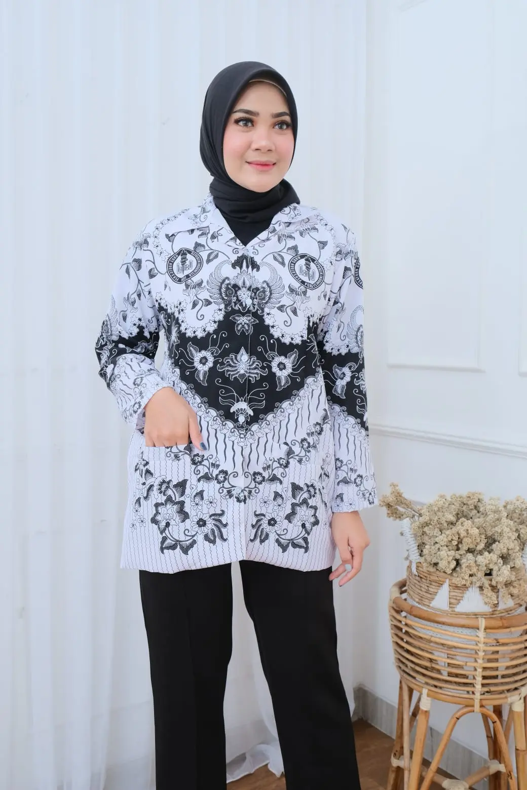 Seragam Batik PGRI Wanita Terbaru Bahan Katun Berfuring