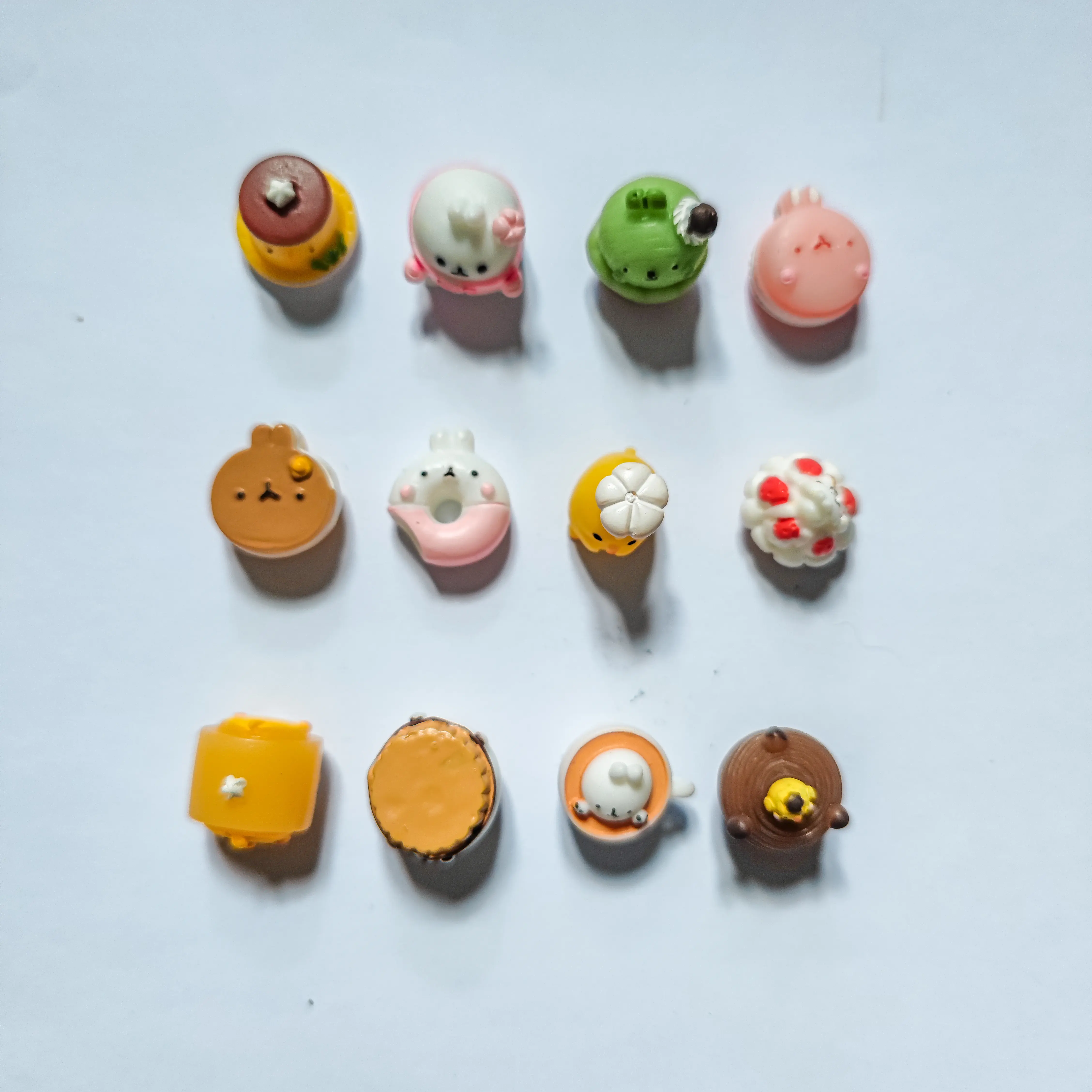 MINIATUR 1:12 MINI CAKE (1.5 x 1.5 x 1.5 cm) KUE KECIL MAKANAN MAINAN