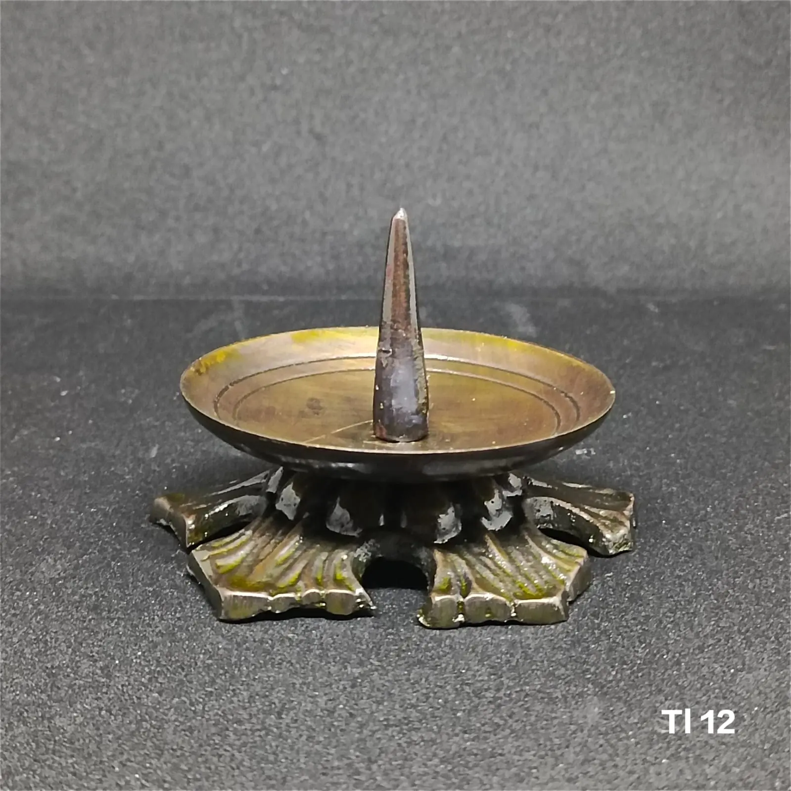 Tempat Lilin Antik Tempat Lilin Cucuk Paku kode 12